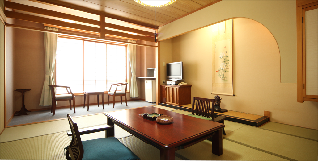 津軽海峡側  和室【和室10畳＋広縁付き】